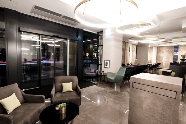 Petit déjeuner buffet (21.50 EUR par personne)