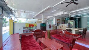 Unclassified image, 4 of 53, button - B Hotel (George Town)
