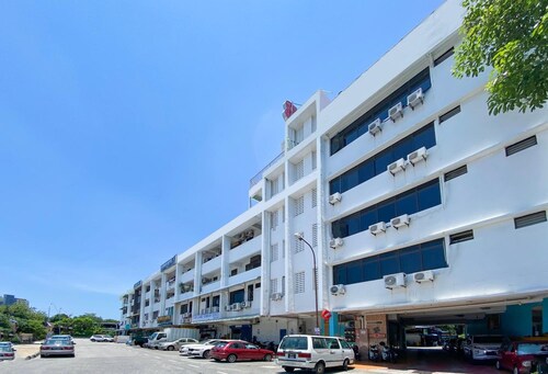 B Hotel