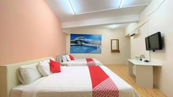 Blackout drapes, free WiFi, bed sheets