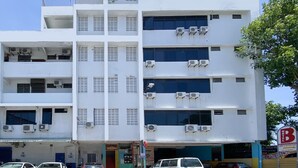 Unclassified image, 2 of 53, button - B Hotel (George Town)