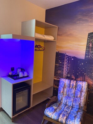 Ropa de cama de alta calidad y minibar 