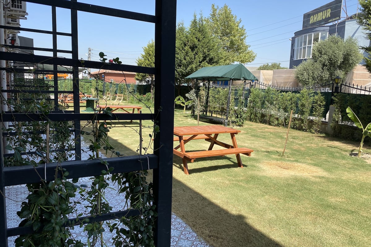 deluxe double room, 1 double bed, non smoking, garden view | 4 bedrooms, premium bedding, minibar, in-room safe