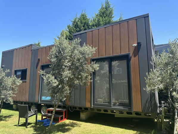 Ropa de cama de alta calidad y minibar 