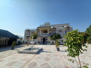 واجهة المنشأة