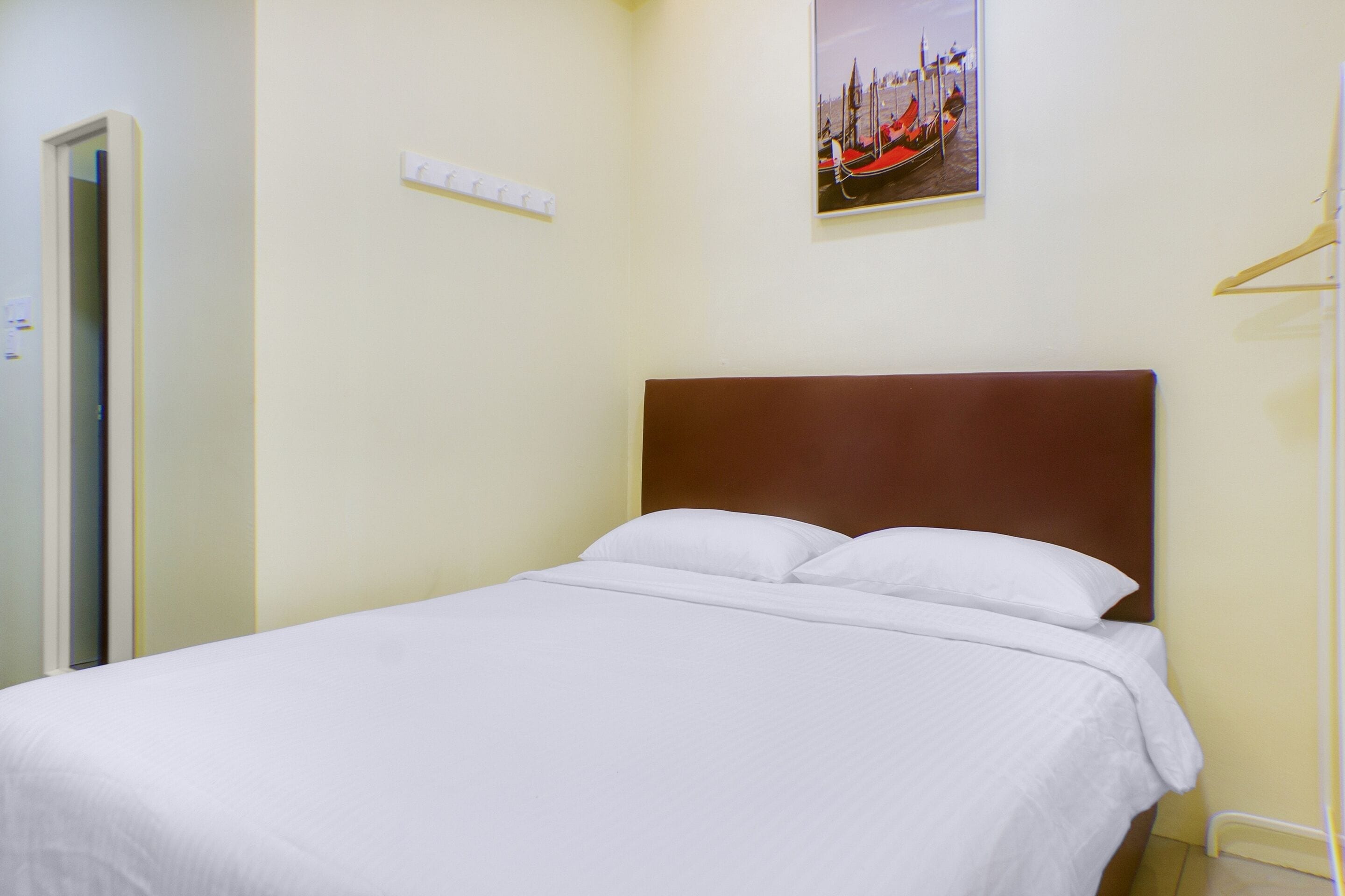 Photo - Hotel O Roselyn Inn 2