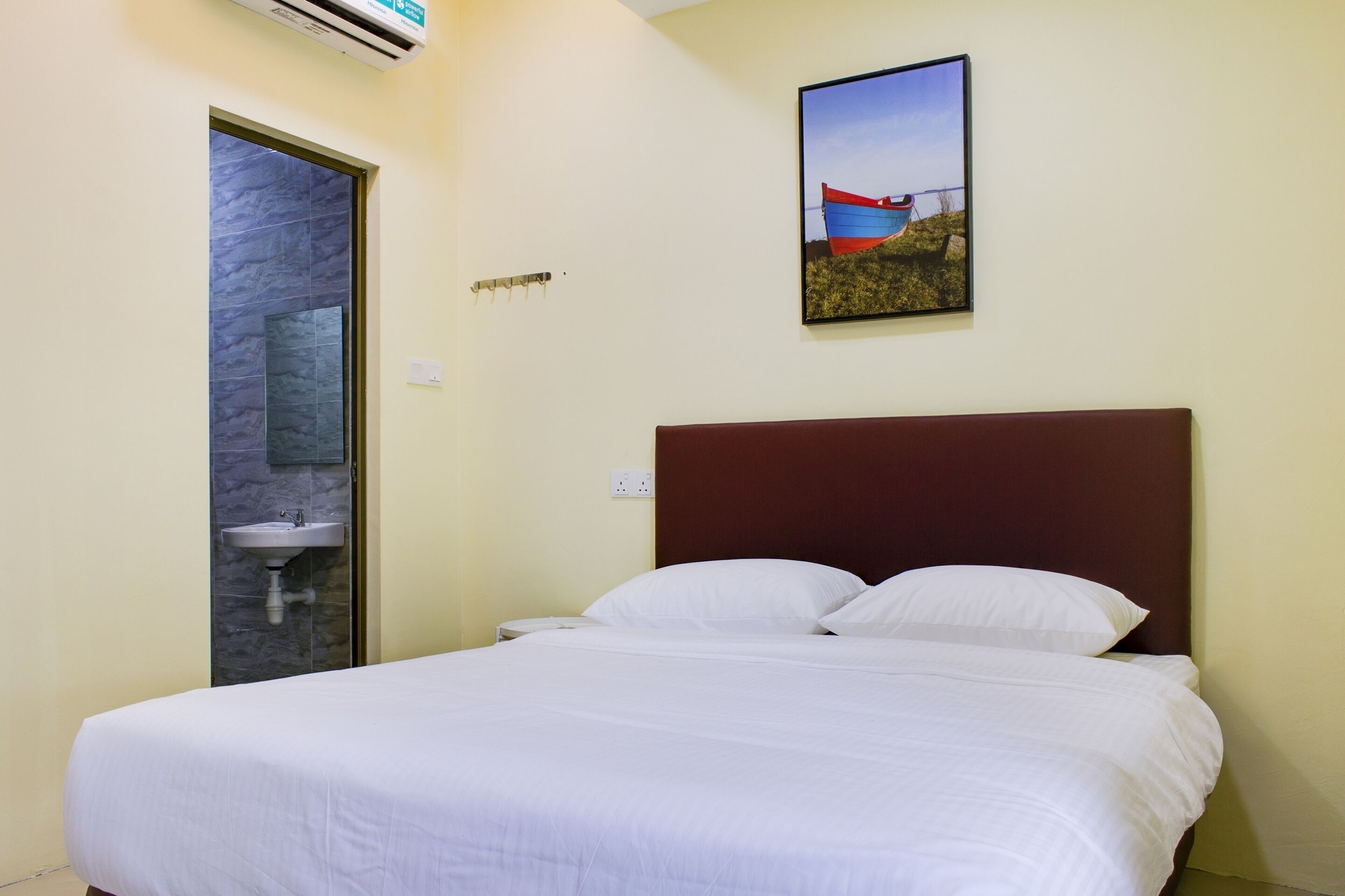 Photo - Hotel O Roselyn Inn 2