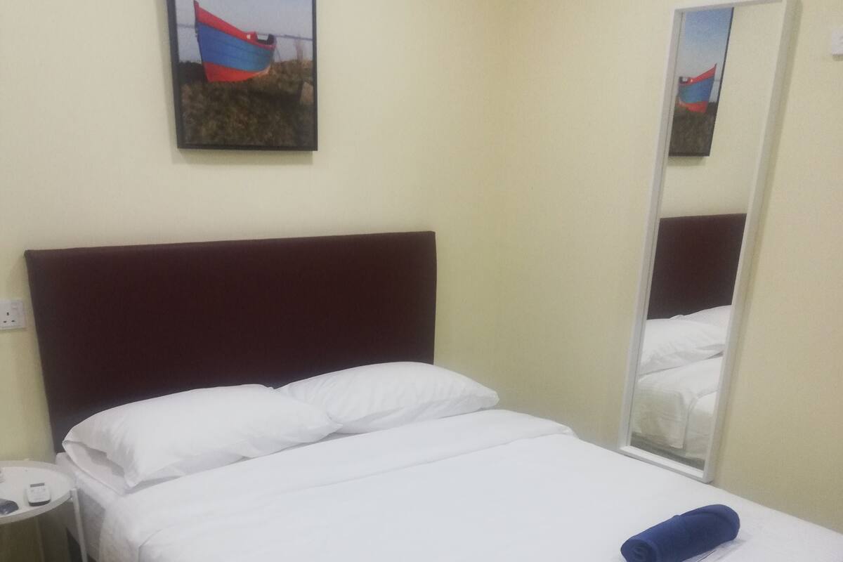 Desk, free WiFi, bed sheets