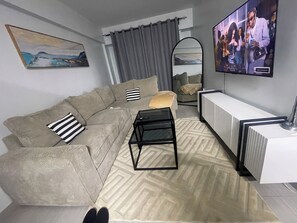 Living area - Safaripark executive one bedroom (Nairobi)