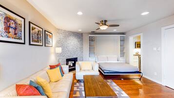 1 habitación, tabla de planchar con plancha, internet y ropa de cama