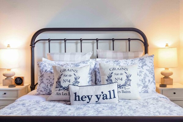 Iron/ironing board, internet, bed sheets