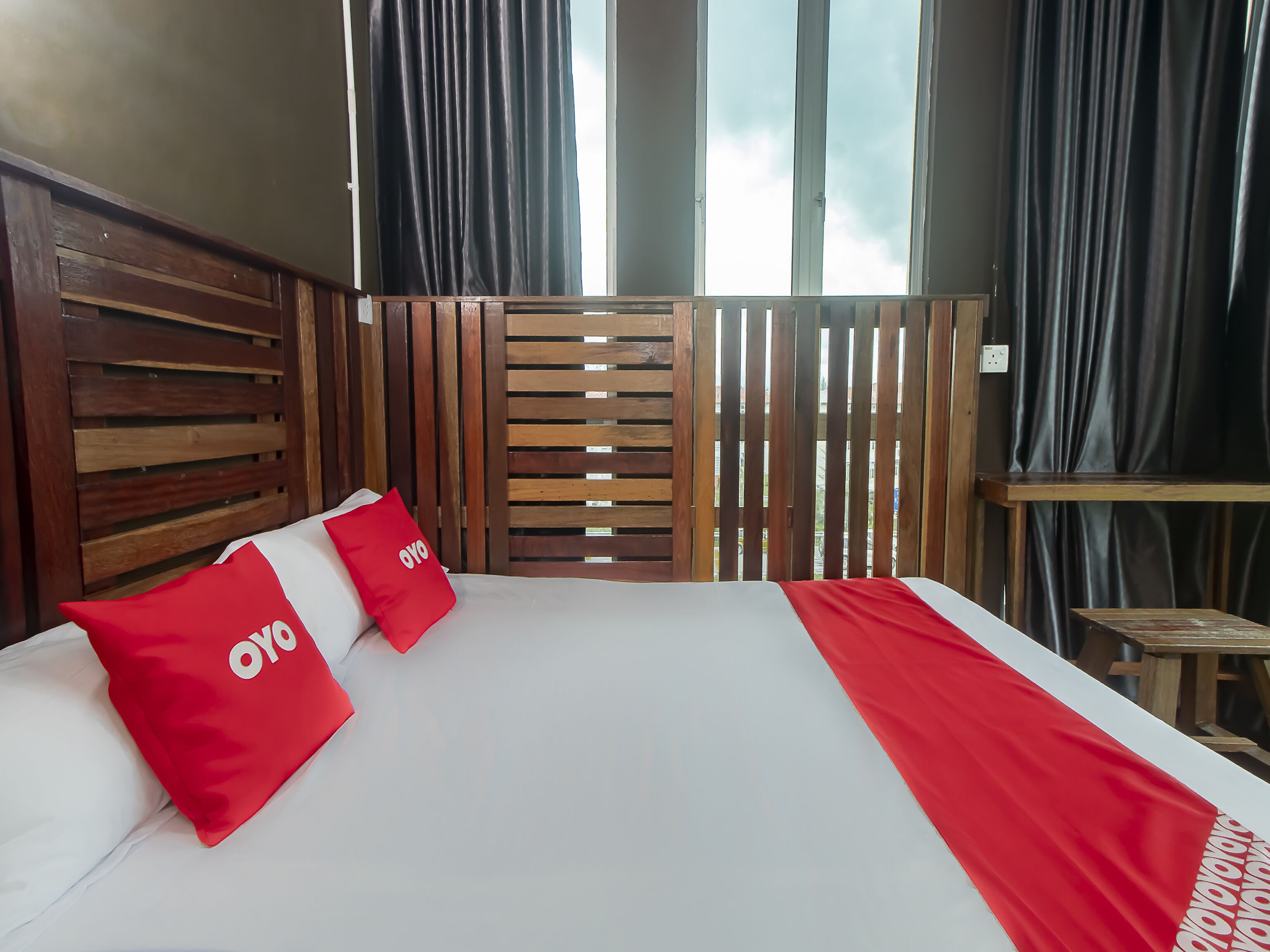 Free WiFi, bed sheets