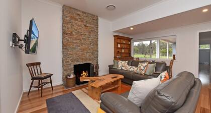 Kinloch Cottage Stunning Stay on Daisy Hill Vineyard