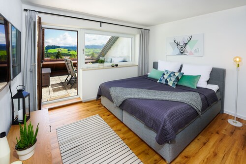 Oberreute - Moderne Ferienwohnung mit Panorama-Ausblick in's Allgäu