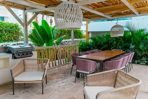 Outdoor dining - Beach getaway for amazing vacation in Punta Cana (Punta Cana)