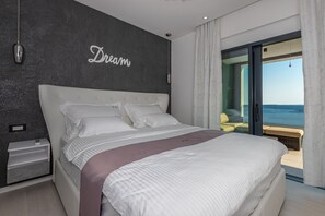 4 bedrooms, in-room safe, iron/ironing board, travel cot