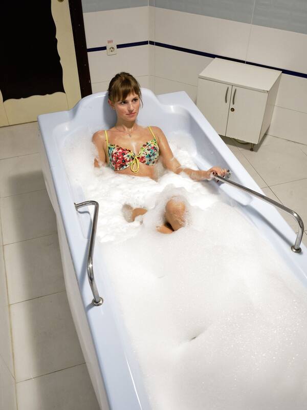 Sauna, hot tub, steam room, body treatments, body wraps, body scrubs