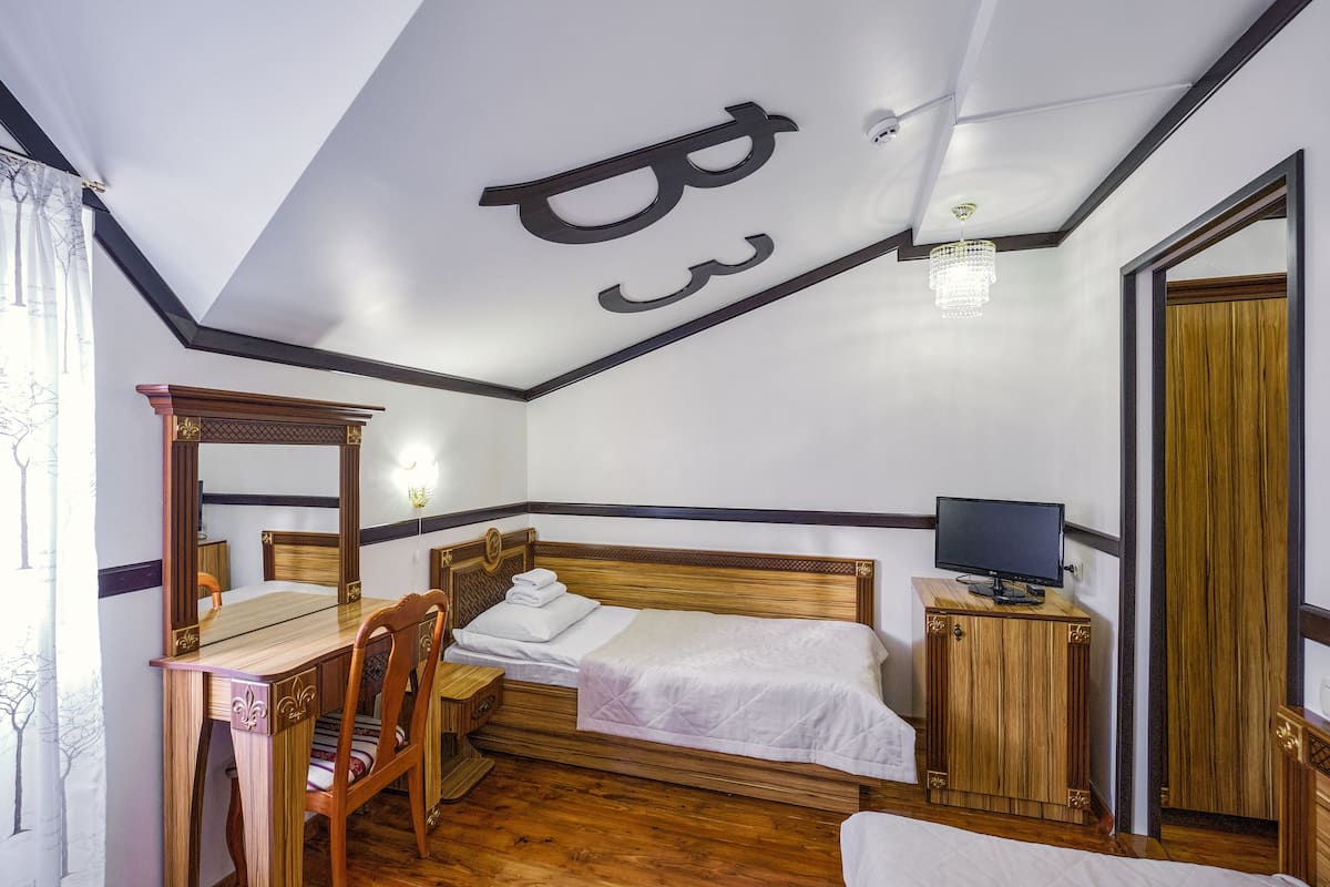 1 habitación, ropa de cama de alta calidad y escritorio