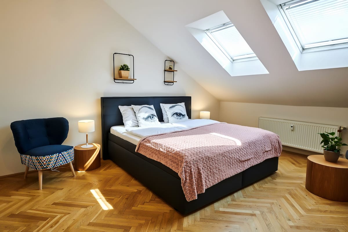 Economy Loft | 2 bedrooms, pillow-top beds, blackout curtains, soundproofing