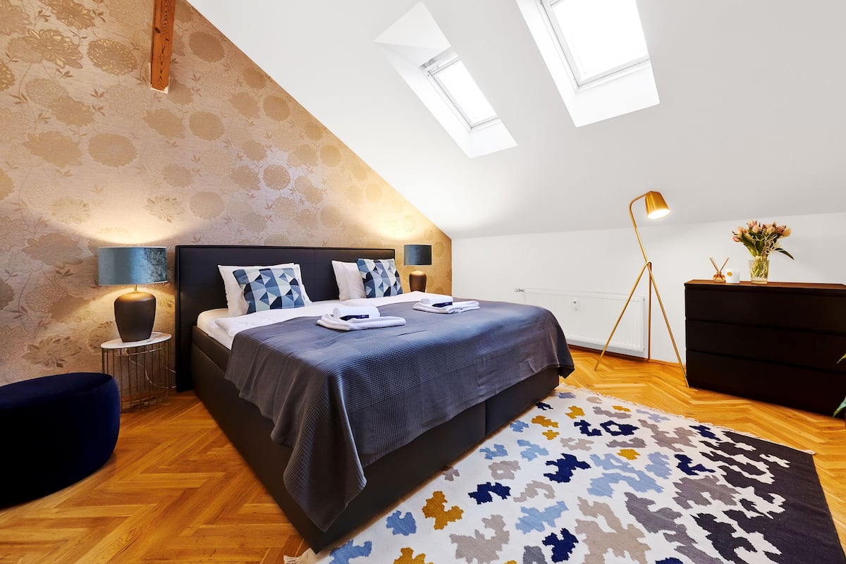 Economy-Loft