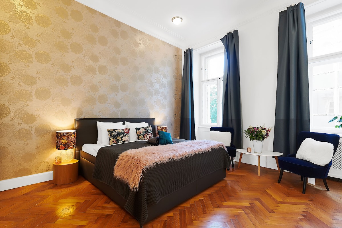 2 habitaciones, decoración personalizada y muebles diferentes