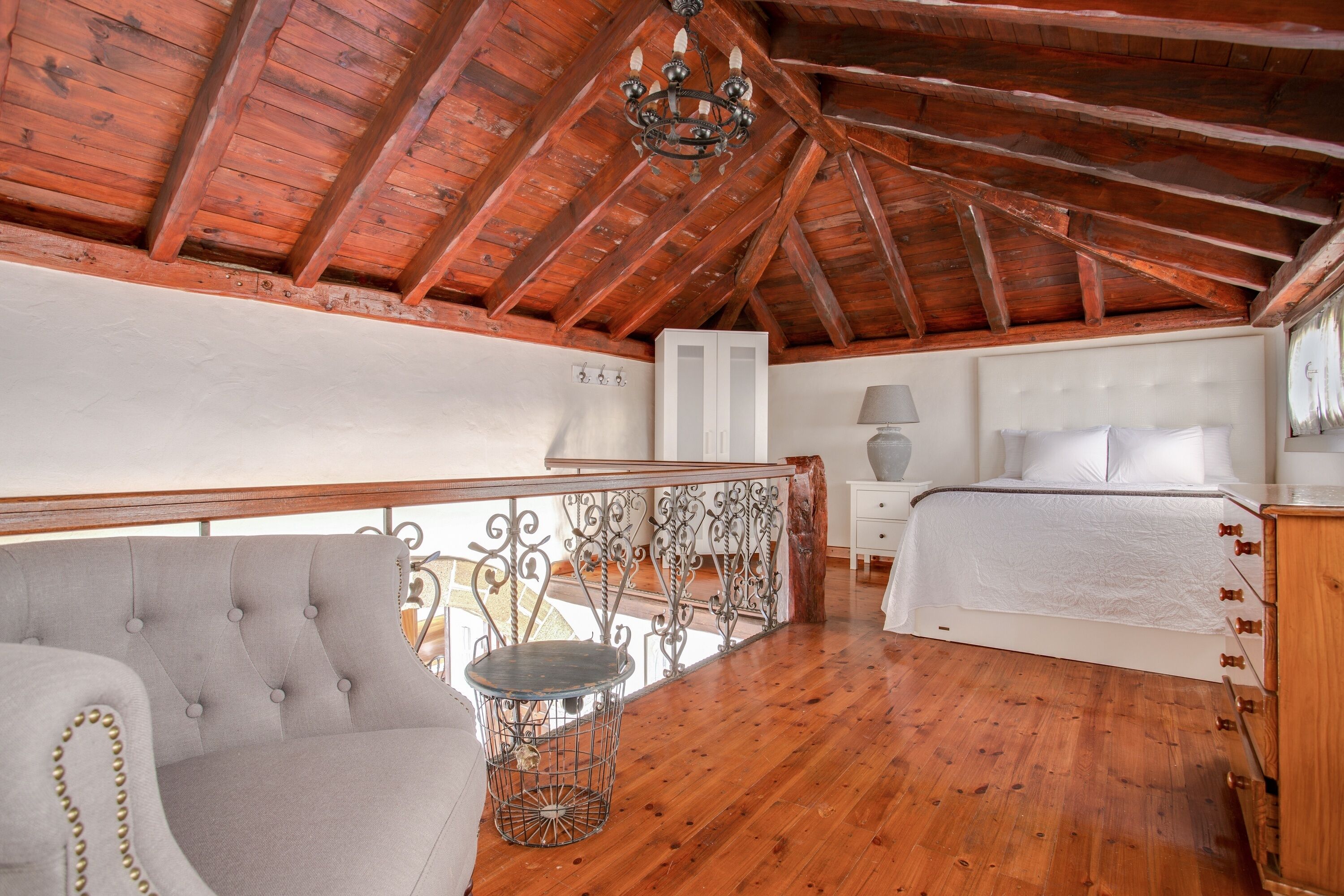 2 habitaciones, tabla de planchar con plancha y wifi gratis 