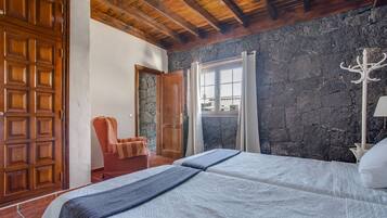 2 chambres, fer et planche à repasser, Wi-Fi gratuit, draps fournis