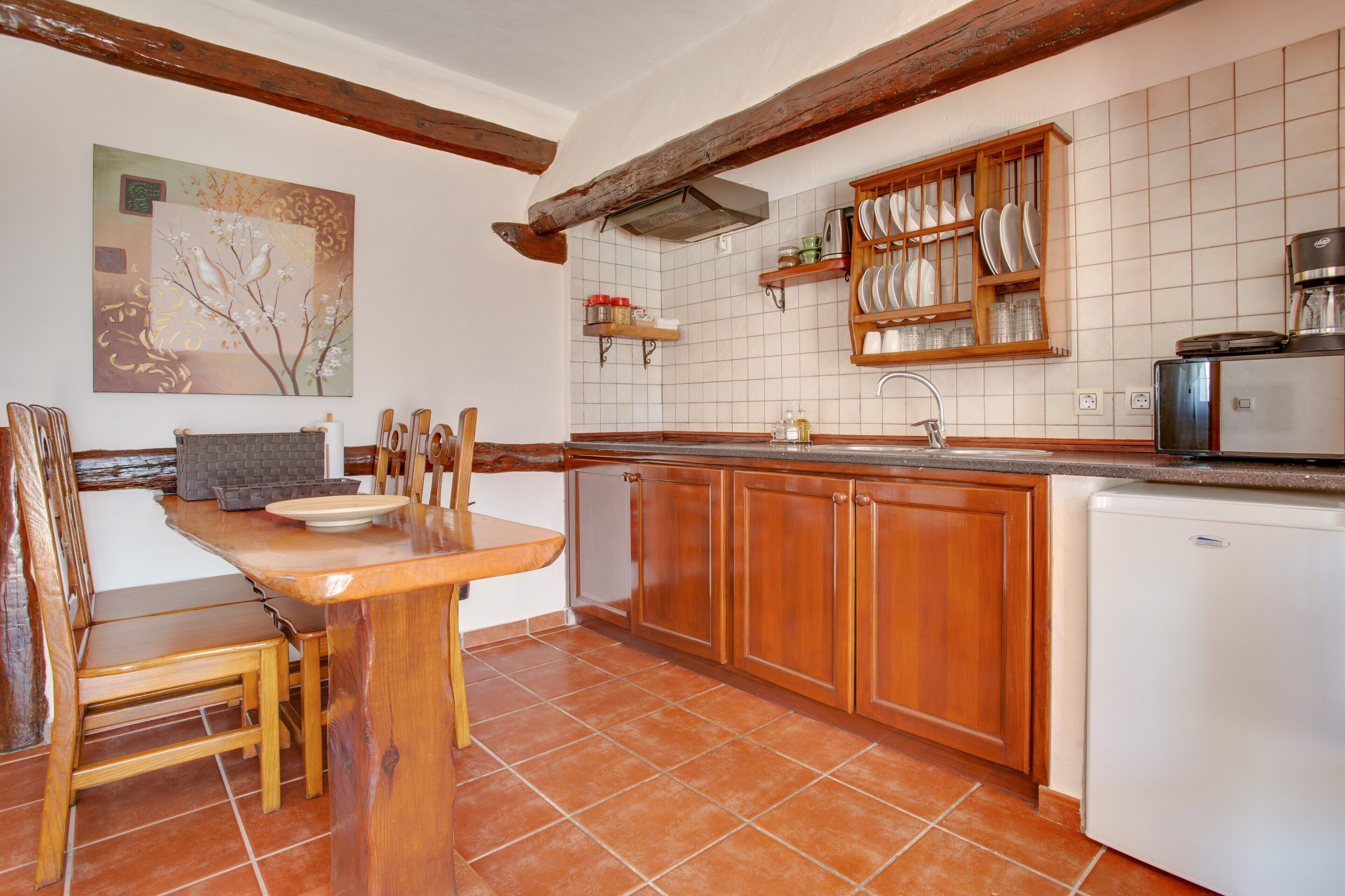 冷蔵庫、電子レンジ、コンロ、コーヒー / ティーメーカー