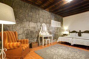 2 makuuhuonetta, silitysrauta/-lauta, ilmainen Wi-Fi, vuodevaatteet