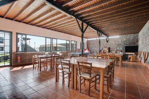 Dining - Charming Apartment "2" with Terrace, Community Pool & Wi-Fi (La Asomada)