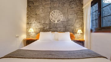 2 slaapkamers, een strijkplank/strijkijzer, gratis wifi, beddengoed