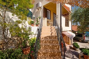 Property grounds - Apartments Elio, (16251), Vrsar, hr (Vrsar)