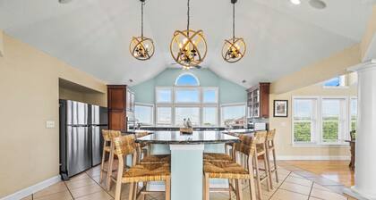 Corolla Odyssey: Dog-Friendly, Elevator, Hot Tub, Private Pool