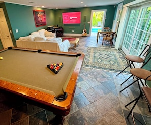 Games room - In-town 5 Bedroom Victorian With Heated Pool (Lubec)