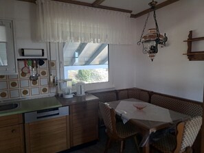 Apartment, 2 Bedrooms | Private kitchen
