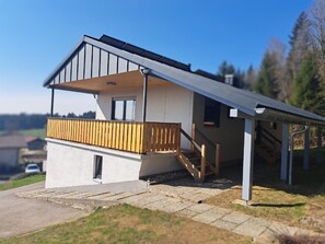 Fachada de la propiedad
