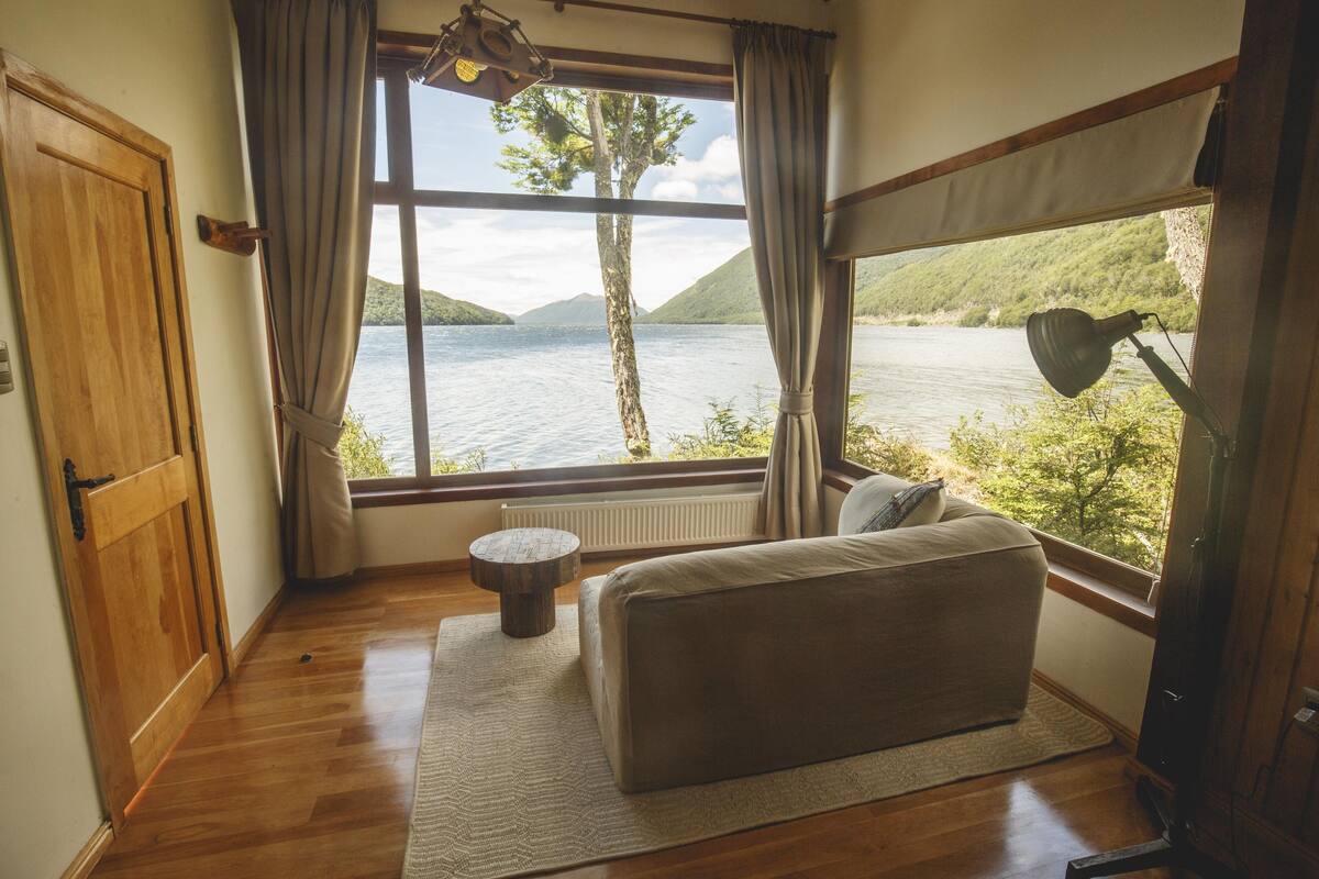 Standard Double or Twin Room | Living area