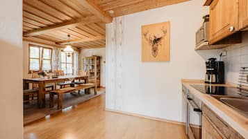 Apartamento | Cozinha privada | Geladeira, fogão, cooktop, lava-louças