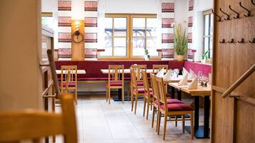 Ilmainen päivittäinen buffetaamiainen