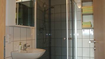 Apartment | Bathroom