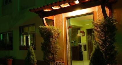 Guest House A Moderna