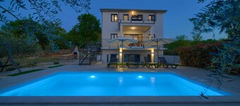 Charming Villa Vista with swimming pool & Seaview