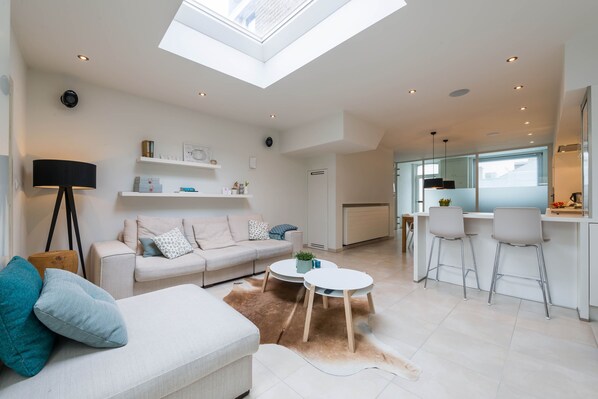 TV - Child friendly, recently renovated house at 750m from Bruges center (Brugge)