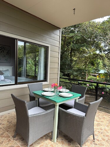 Birdwatcher’s Base in Monteverde – 2BR + Balcony, Walk to Curi-Cancha Reserve