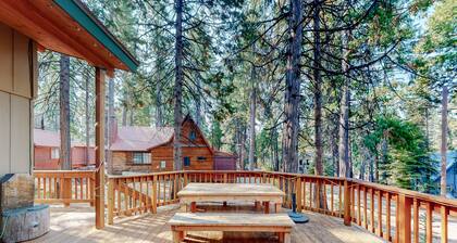 Dog-Friendly Shaver Lake Home w/ Wood Interior & Porch, WiFi, W/D - Near Lake
