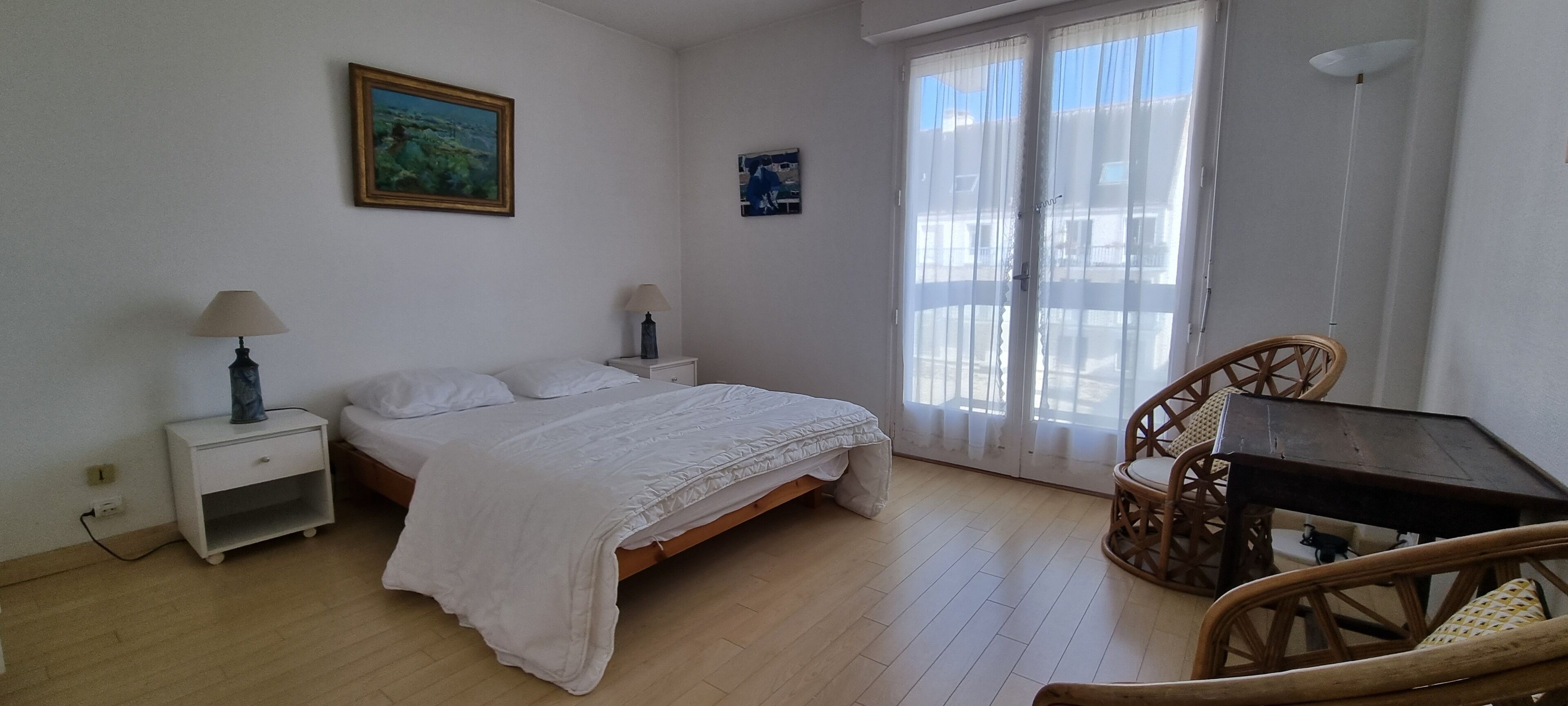 2 bedrooms, iron/ironing board, free WiFi