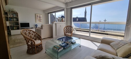 Très Bel Appartement Balcon vue mer en Centre de Concarneau
