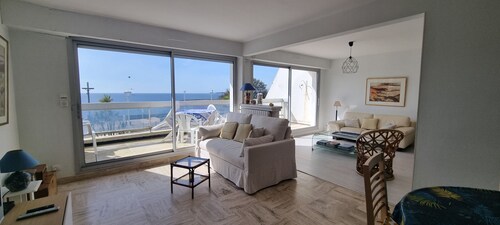 Très Bel Appartement Balcon vue mer en Centre de Concarneau