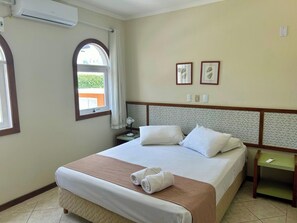 Caja de seguridad en la habitación y decoración personalizada 