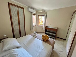 Room, 1 Bedroom, Partial Sea View (Flat) | In-room safe, individually decorated, individually furnished - Pousada Tortuga do Mariscal (Bombinhas)